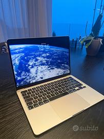 MacBook Air 13,6” -M2-16GB di RAM -SSD 1Tera