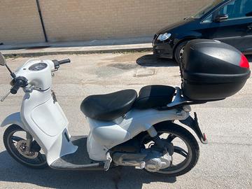 Motorino scarabeo 50