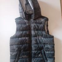 Giubbino imbottito smanicato con cappuccio 11 aa