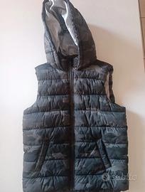 Giubbino imbottito smanicato con cappuccio 11 aa