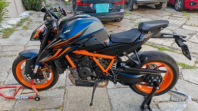 KTM 1290 Super Duke R Evo in garamzia