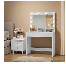 Mobile da trucco con specchio e luci