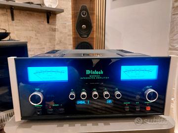 McIntosh 8900