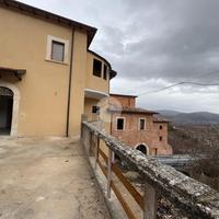 5 LOCALI A L'AQUILA