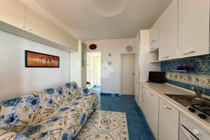 2 LOCALI A BARANO D'ISCHIA