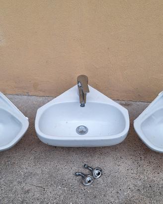 lavandino ad angolo 