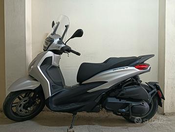 Beverly 400 S Argento Cometa