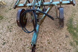 Vibro estirpatore aratro rimorchio agricolo