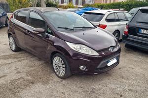 Splendida Ford fiesta titanium