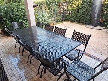 Tavolo e sedie in ferro antracite