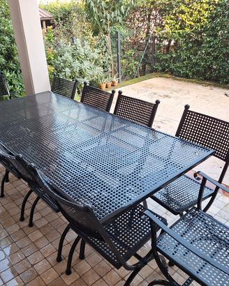 Tavolo e sedie in ferro antracite