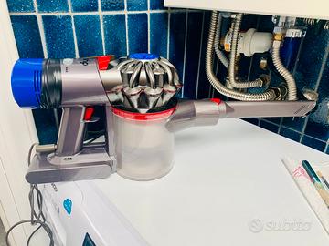 Dyson v8 Absolute