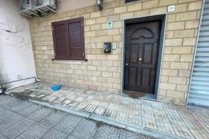 Bivani con garage via corinto