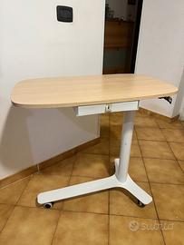 TAVOLO DA LETTO CON TRE RUOTE