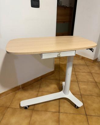 TAVOLO DA LETTO CON TRE RUOTE
