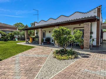 Villa di 150 m² con 5 locali a Roma