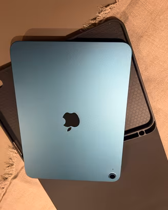 Ipad a 16 wifi  praticamente nuovo+ custodia