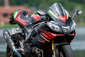 Aprilia rsv4 Factory APRC