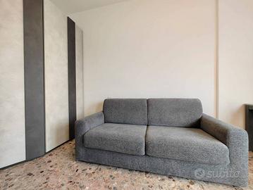 Stanza in appartamento di 70 m² a Milano