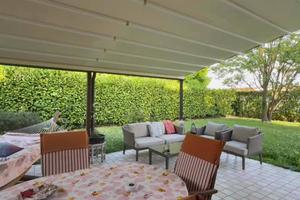 Villa di 150 m² con più di 5 locali e box auto a L