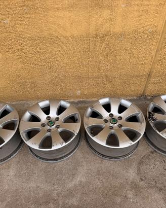 Set 4 Cerchi in Lega 16" Originali Skoda
