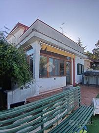 VILLA A SCHIERA A CASSANO DELLE MURGE