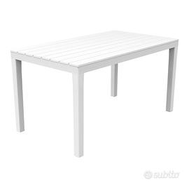 Tavolo da giardino in plastica