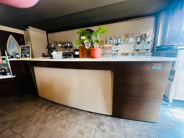 Arredamento e attrezzature per bar