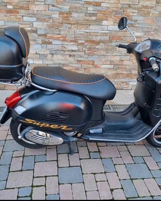 Vespa 300 super sport 