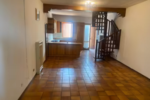 Appartamento di 181 m² con 4 locali e box auto dop