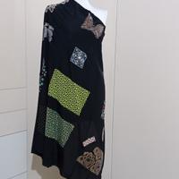 Pannello in pura seta nera con applicazioni