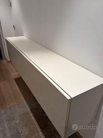 Credenza moderna sospesa