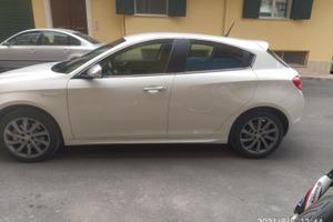 Alfa Romeo Giulietta 2.0 Diesel 2021 INCIDENTATA –