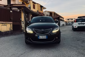 LANCIA Y 1.0 Hybrid gold