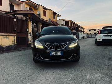 LANCIA Y 1.0 Hybrid gold