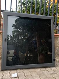 Bacheca alluminio grigia