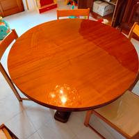 Tavolo rotondo in legno