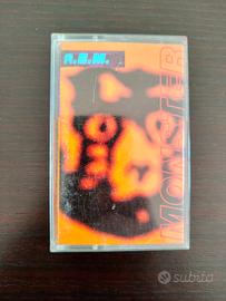 Musicassetta album "Monster" dei R.E.M.