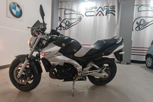 Suzuki gsr 600