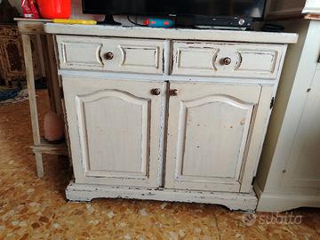 mobile con cassetti per tv