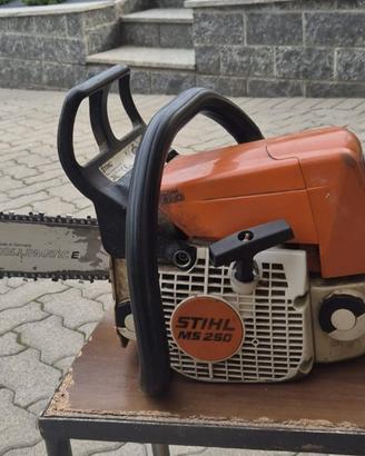 motosega STIHL MS 250 025 revisionata top