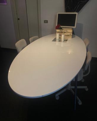 Tavolo ovale di design IKEA  - Vetro bianco