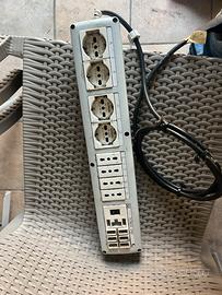 Aquatronica ciabatta e computer