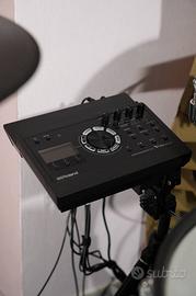 Roland Vad 307 pari al nuovo