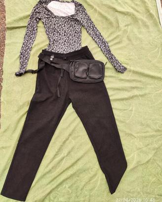 outfit completo : pantaloni, maglia,  marsupio