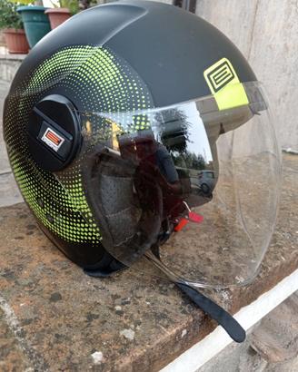 Casco scooter con visiera e imbottitura