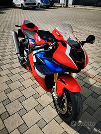 cbr 1000 rr r versione SP 2900 km originali