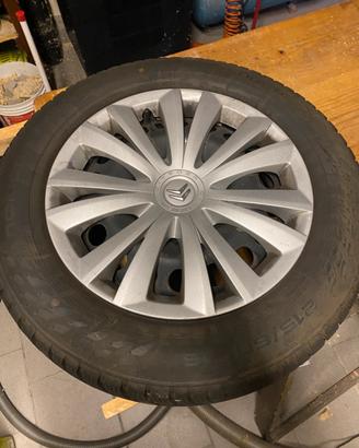 Cerchi + gomme invernali 215 60 r16