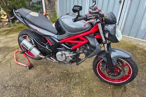 Suzuki sfv gladius 650 depotenziata a libretto A2.