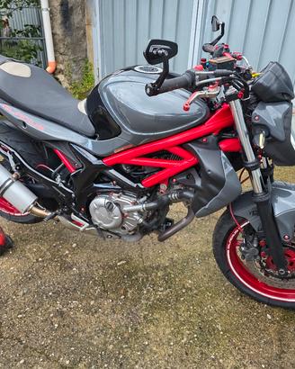 Suzuki sfv gladius 650 depotenziata a libretto A2.